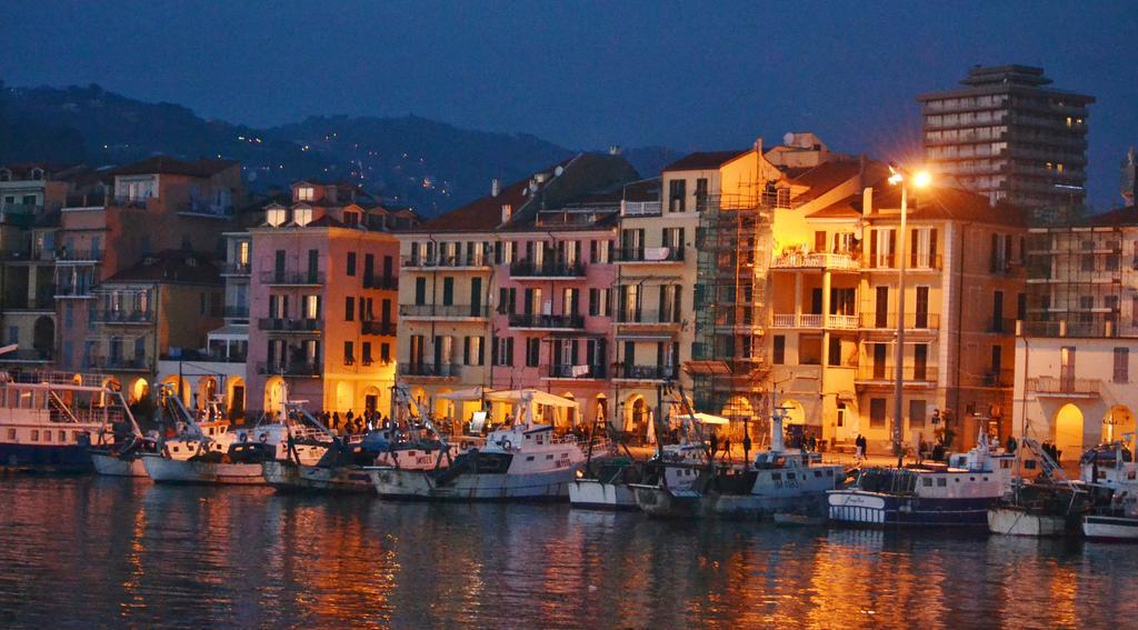 Da Alessia Lägenhet Riva Ligure Exteriör bild