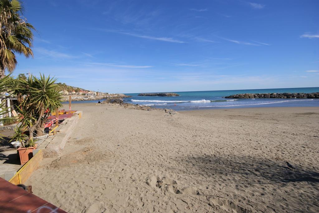 Da Alessia Lägenhet Riva Ligure Exteriör bild